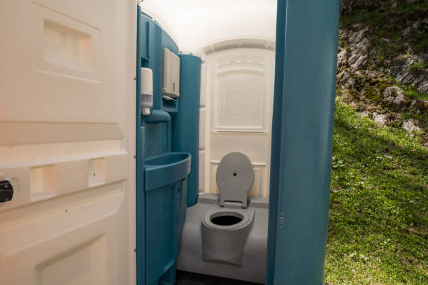 Affordable portable toilet rental in Warren, MI